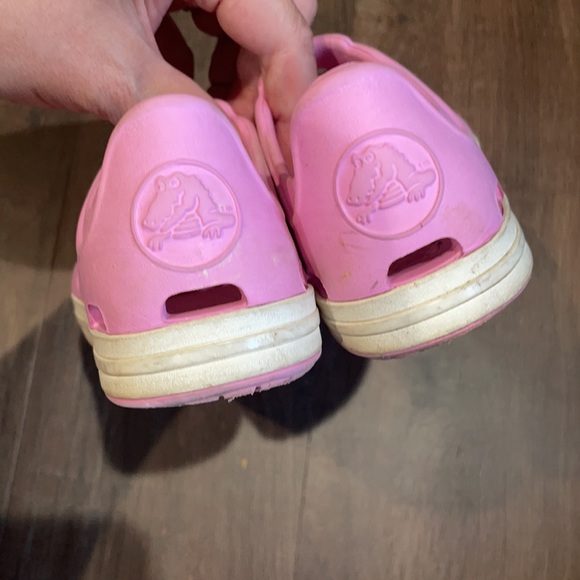 Girl’s Pink Crocs - Picture 4 of 4